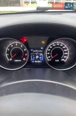Внедорожник / Кроссовер Mitsubishi Outlander XL 2011 в 