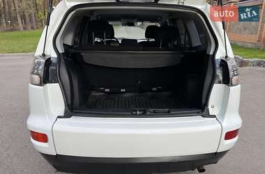 Внедорожник / Кроссовер Mitsubishi Outlander XL 2011 в 