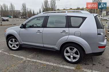 Позашляховик / Кросовер Mitsubishi Outlander XL 2009 в Дніпрі