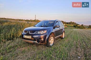 Позашляховик / Кросовер Mitsubishi Outlander XL 2008 в Рівному