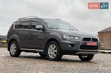 Позашляховик / Кросовер Mitsubishi Outlander XL 2010 в Бердичеві