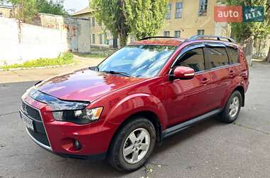 Внедорожник / Кроссовер Mitsubishi Outlander XL 2011 в Желтых Водах