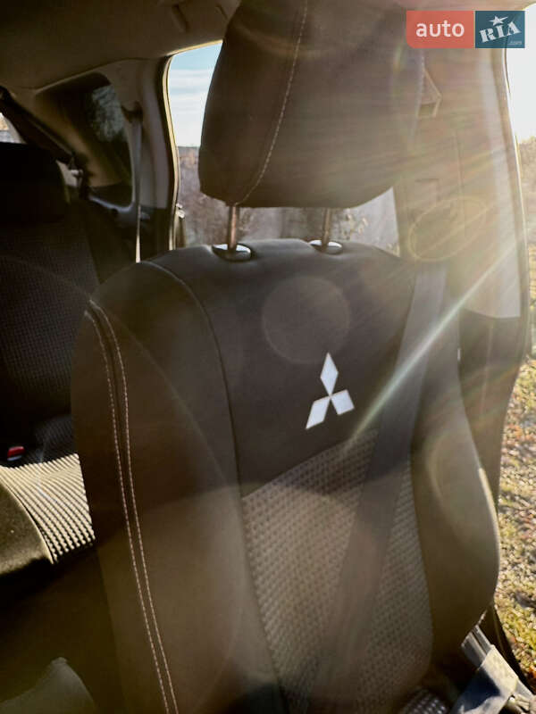 Внедорожник / Кроссовер Mitsubishi Outlander XL 2007 в Вишневце фото 19 Внедорожник / Кроссовер Mitsubishi Outlander XL 2007 в Вишневце