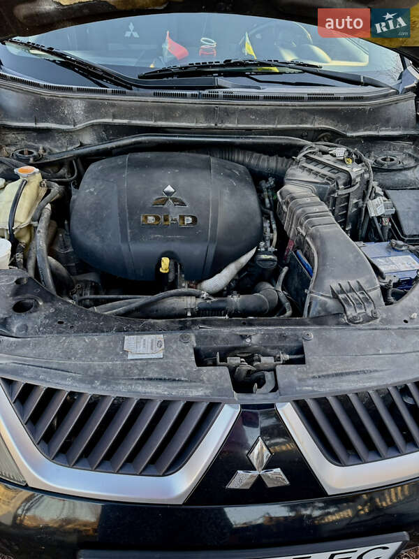 Внедорожник / Кроссовер Mitsubishi Outlander XL 2007 в Вишневце фото 35 Внедорожник / Кроссовер Mitsubishi Outlander XL 2007 в Вишневце