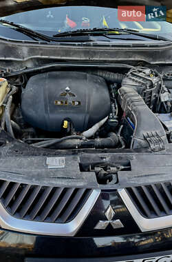 Внедорожник / Кроссовер Mitsubishi Outlander XL 2007 в 