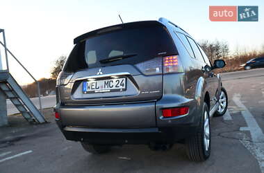 Внедорожник / Кроссовер Mitsubishi Outlander XL 2010 в Стрые