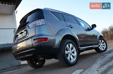 Внедорожник / Кроссовер Mitsubishi Outlander XL 2010 в Стрые