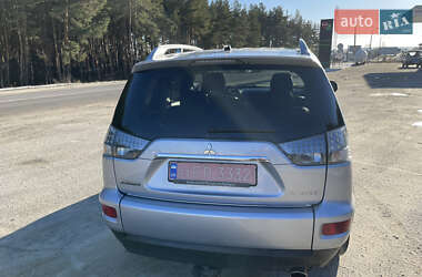 Позашляховик / Кросовер Mitsubishi Outlander XL 2010 в Харкові