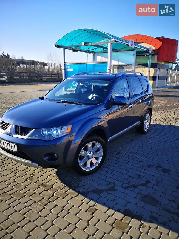 Mitsubishi Outlander XL