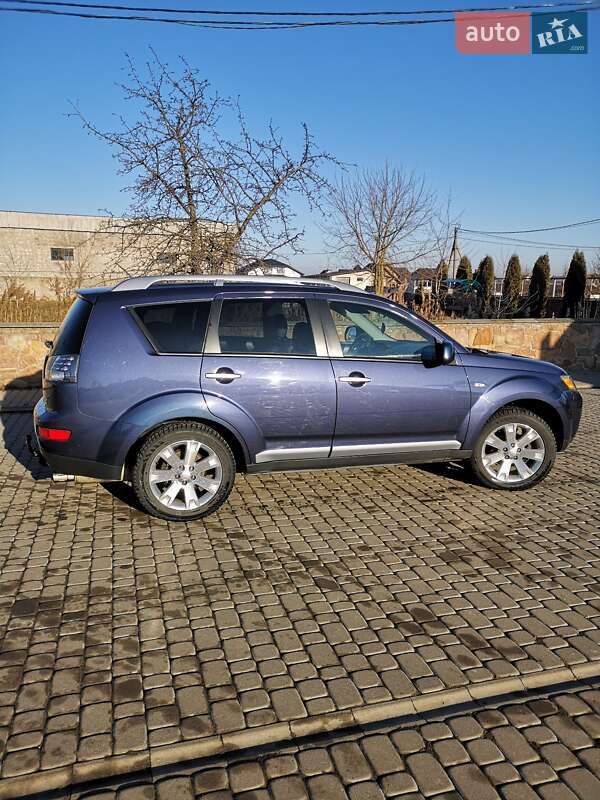 Внедорожник / Кроссовер Mitsubishi Outlander XL 2007 в Ровно