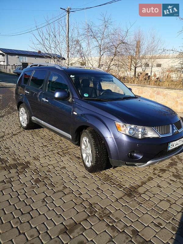 Внедорожник / Кроссовер Mitsubishi Outlander XL 2007 в Ровно