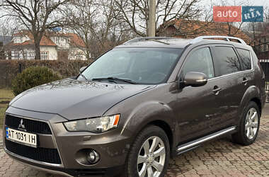 Позашляховик / Кросовер Mitsubishi Outlander XL 2010 в Коломиї