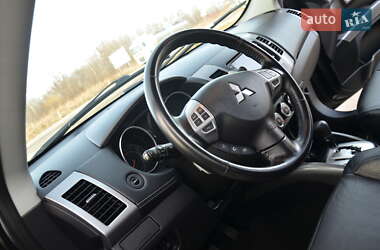 Позашляховик / Кросовер Mitsubishi Outlander XL 2011 в Дрогобичі