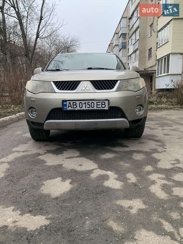 Внедорожник / Кроссовер Mitsubishi Outlander XL 2007 в Виннице фото 5 Внедорожник / Кроссовер Mitsubishi Outlander XL 2007 в Виннице