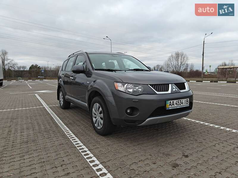 Внедорожник / Кроссовер Mitsubishi Outlander XL 2008 в Киеве