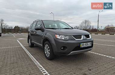 Позашляховик / Кросовер Mitsubishi Outlander XL 2008 в 