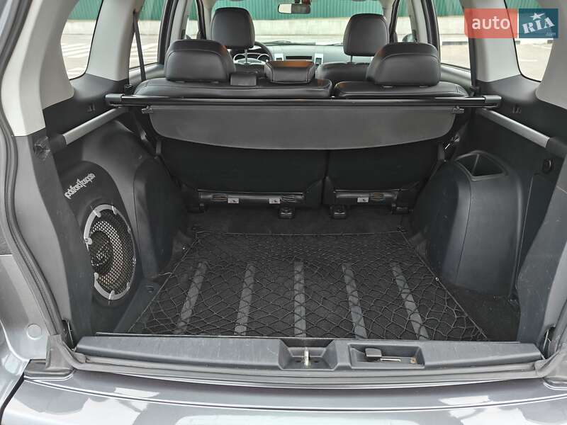 Внедорожник / Кроссовер Mitsubishi Outlander XL 2008 в Киеве
