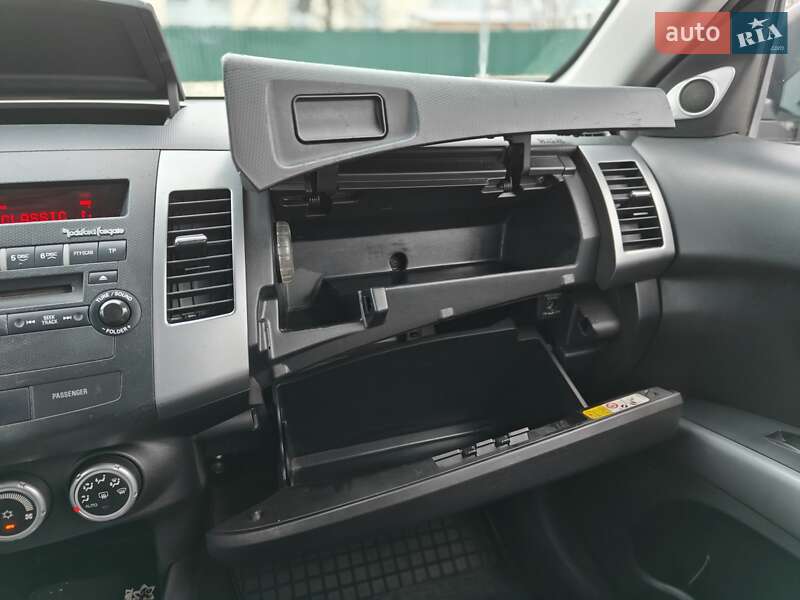 Внедорожник / Кроссовер Mitsubishi Outlander XL 2008 в Киеве