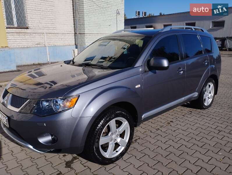 Позашляховик / Кросовер Mitsubishi Outlander XL 2007 в Запоріжжі