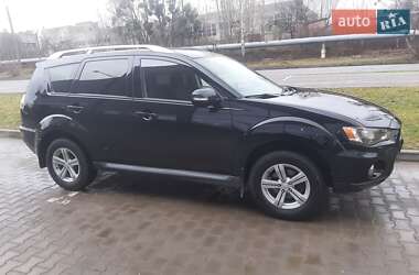 Позашляховик / Кросовер Mitsubishi Outlander XL 2010 в Луцьку