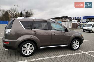 Внедорожник / Кроссовер Mitsubishi Outlander XL 2010 в Коломые