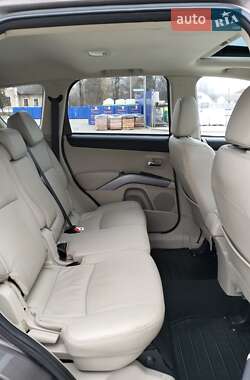 Внедорожник / Кроссовер Mitsubishi Outlander XL 2010 в Коломые