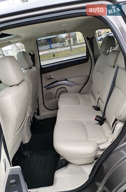 Внедорожник / Кроссовер Mitsubishi Outlander XL 2010 в Коломые