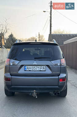 Позашляховик / Кросовер Mitsubishi Outlander XL 2008 в Києві