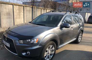 Внедорожник / Кроссовер Mitsubishi Outlander XL 2011 в Киеве