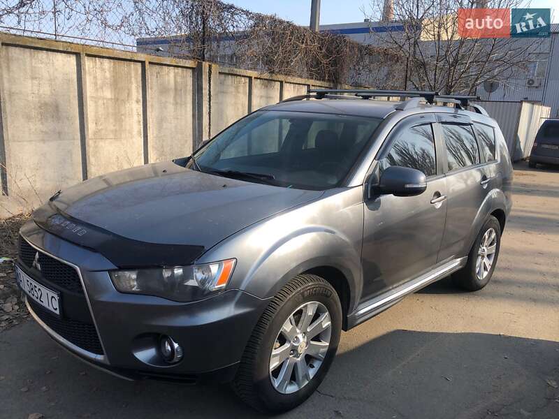 Mitsubishi Outlander XL 2011