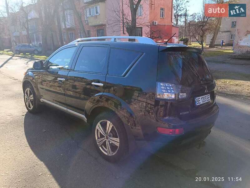 Внедорожник / Кроссовер Mitsubishi Outlander XL 2008 в Николаеве