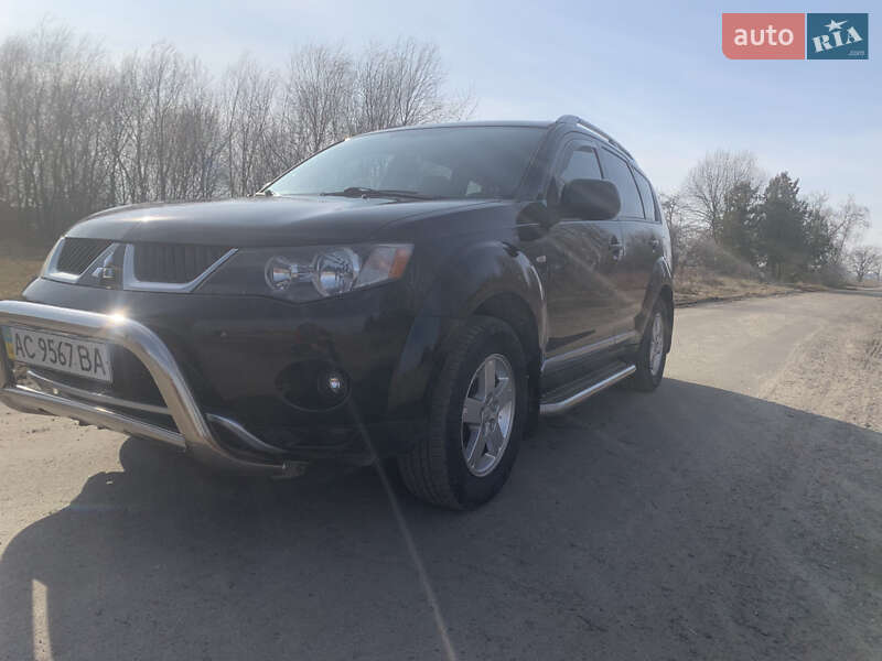 Позашляховик / Кросовер Mitsubishi Outlander XL 2008 в Рожище