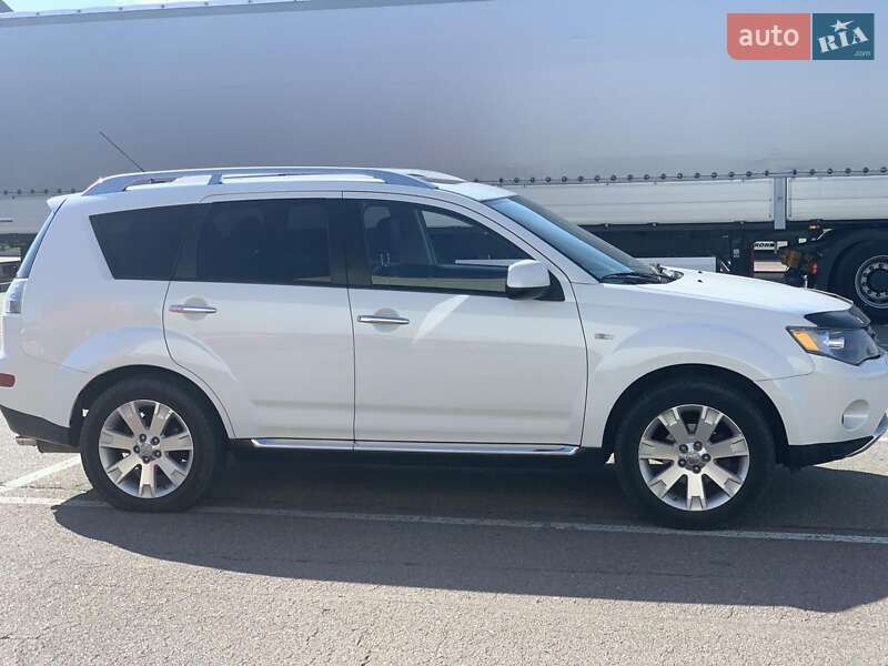 Внедорожник / Кроссовер Mitsubishi Outlander XL 2008 в Жовкве