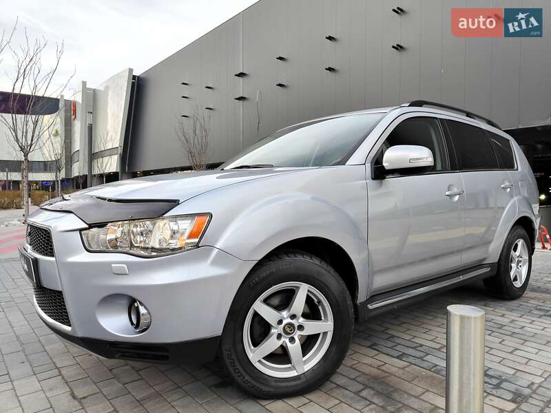 Mitsubishi Outlander XL 2011