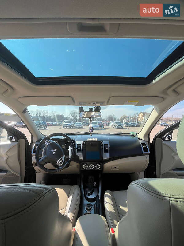 Внедорожник / Кроссовер Mitsubishi Outlander XL 2008 в Романове