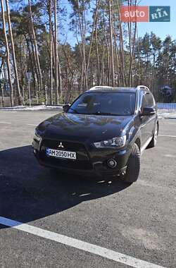 Позашляховик / Кросовер Mitsubishi Outlander XL 2011 в Житомирі