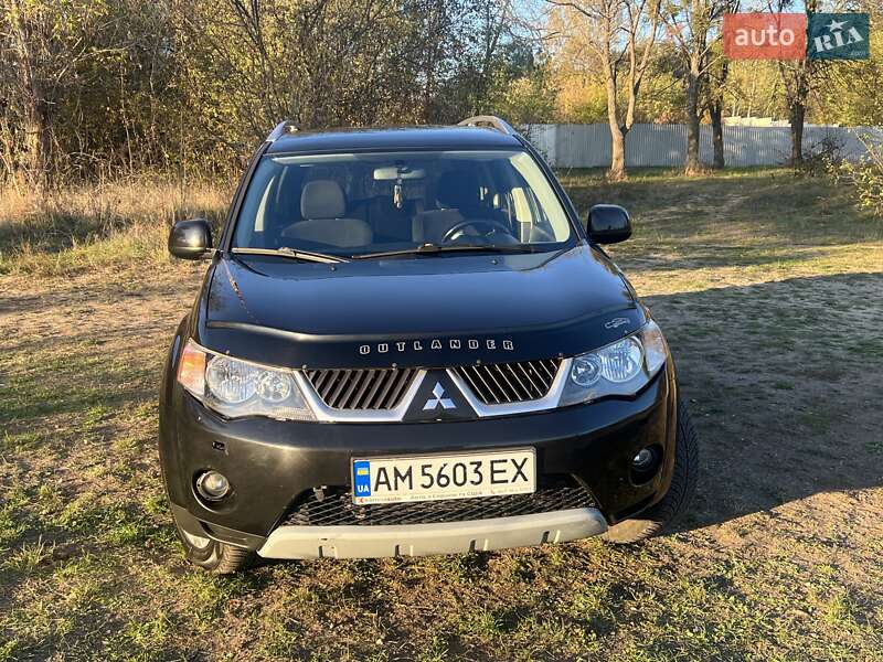 Внедорожник / Кроссовер Mitsubishi Outlander XL 2008 в Житомире