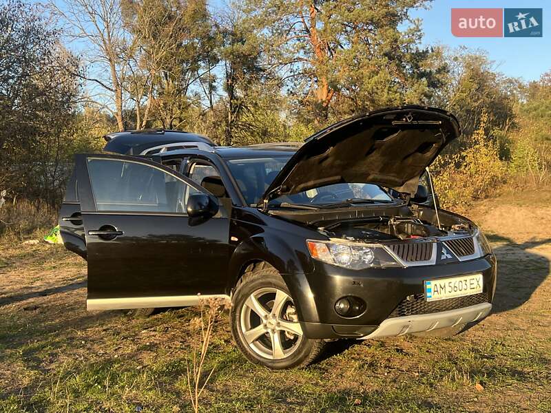 Внедорожник / Кроссовер Mitsubishi Outlander XL 2008 в Житомире