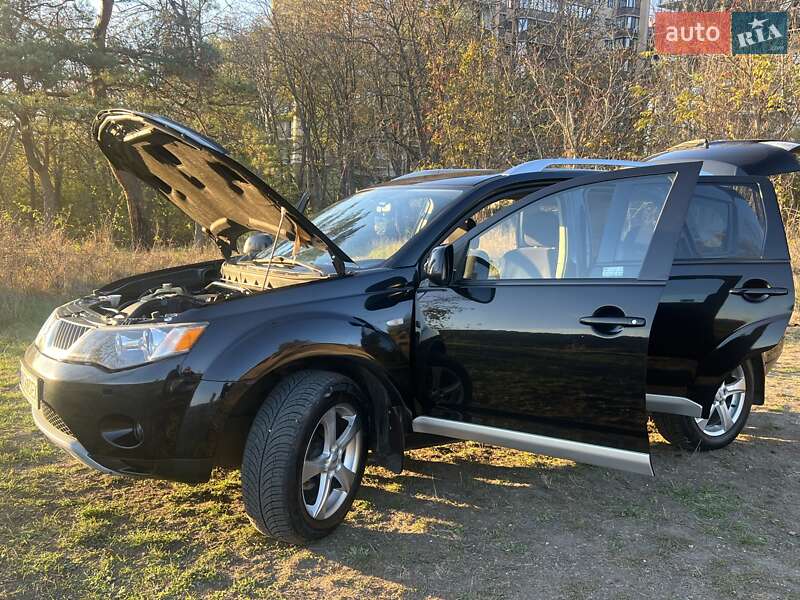 Внедорожник / Кроссовер Mitsubishi Outlander XL 2008 в Житомире