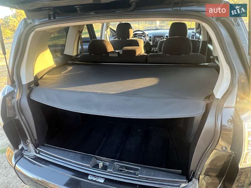 Внедорожник / Кроссовер Mitsubishi Outlander XL 2008 в Житомире