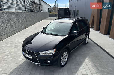 Позашляховик / Кросовер Mitsubishi Outlander XL 2010 в Луцьку