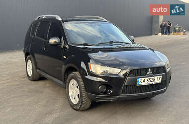 Позашляховик / Кросовер Mitsubishi Outlander XL 2010 в Києві