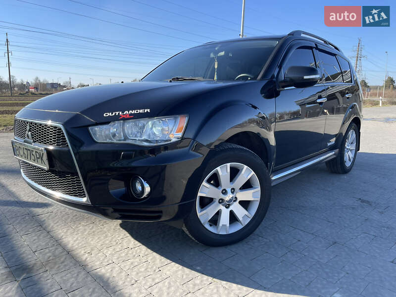 Внедорожник / Кроссовер Mitsubishi Outlander XL 2010 в 