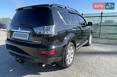 Внедорожник / Кроссовер Mitsubishi Outlander XL 2010 в 