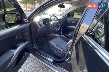 Внедорожник / Кроссовер Mitsubishi Outlander XL 2010 в 