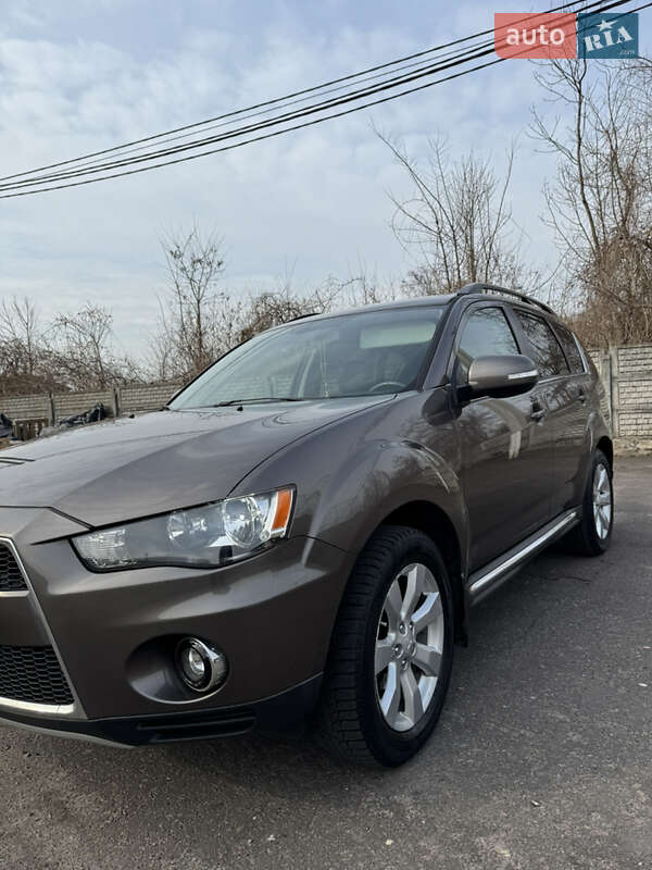 Позашляховик / Кросовер Mitsubishi Outlander XL 2011 в Львові фото 4 Позашляховик / Кросовер Mitsubishi Outlander XL 2011 в Львові