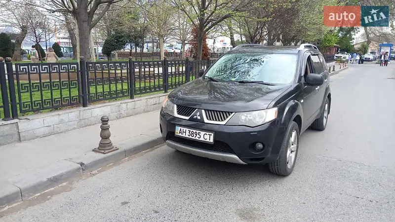 Mitsubishi Outlander XL