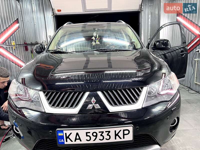 Позашляховик / Кросовер Mitsubishi Outlander XL 2007 в Києві