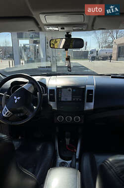Внедорожник / Кроссовер Mitsubishi Outlander XL 2007 в 