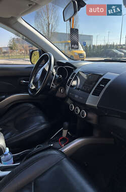 Внедорожник / Кроссовер Mitsubishi Outlander XL 2007 в 